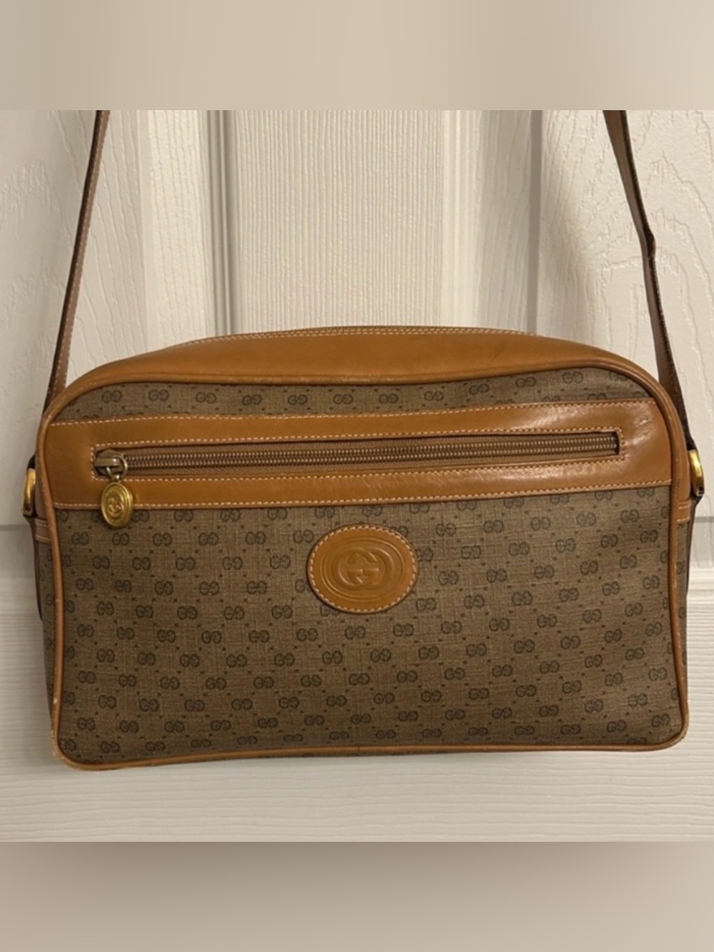 Gucci Micro GG Brown Tan Classic Camera Bag Gold Hardware #001-093-0942